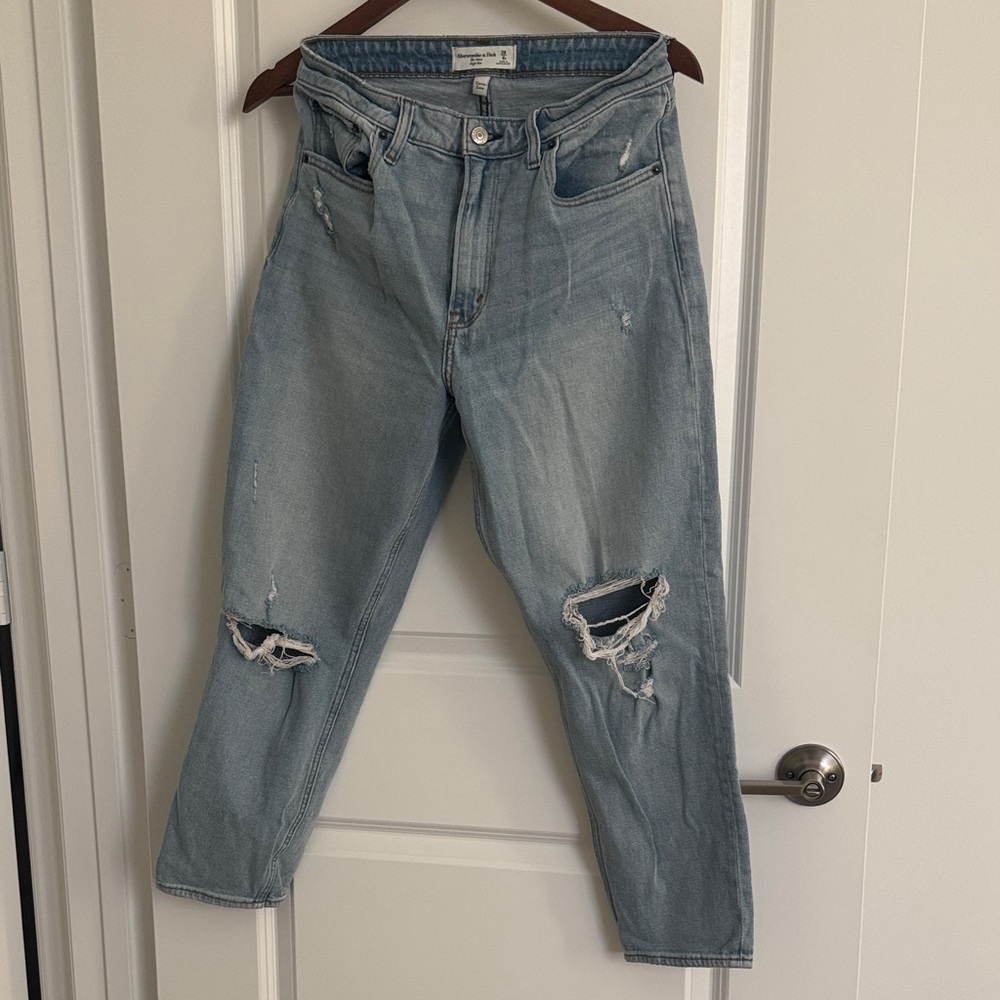 Abercrombie & Fitch Light Blue Women's Relaxed Jeans